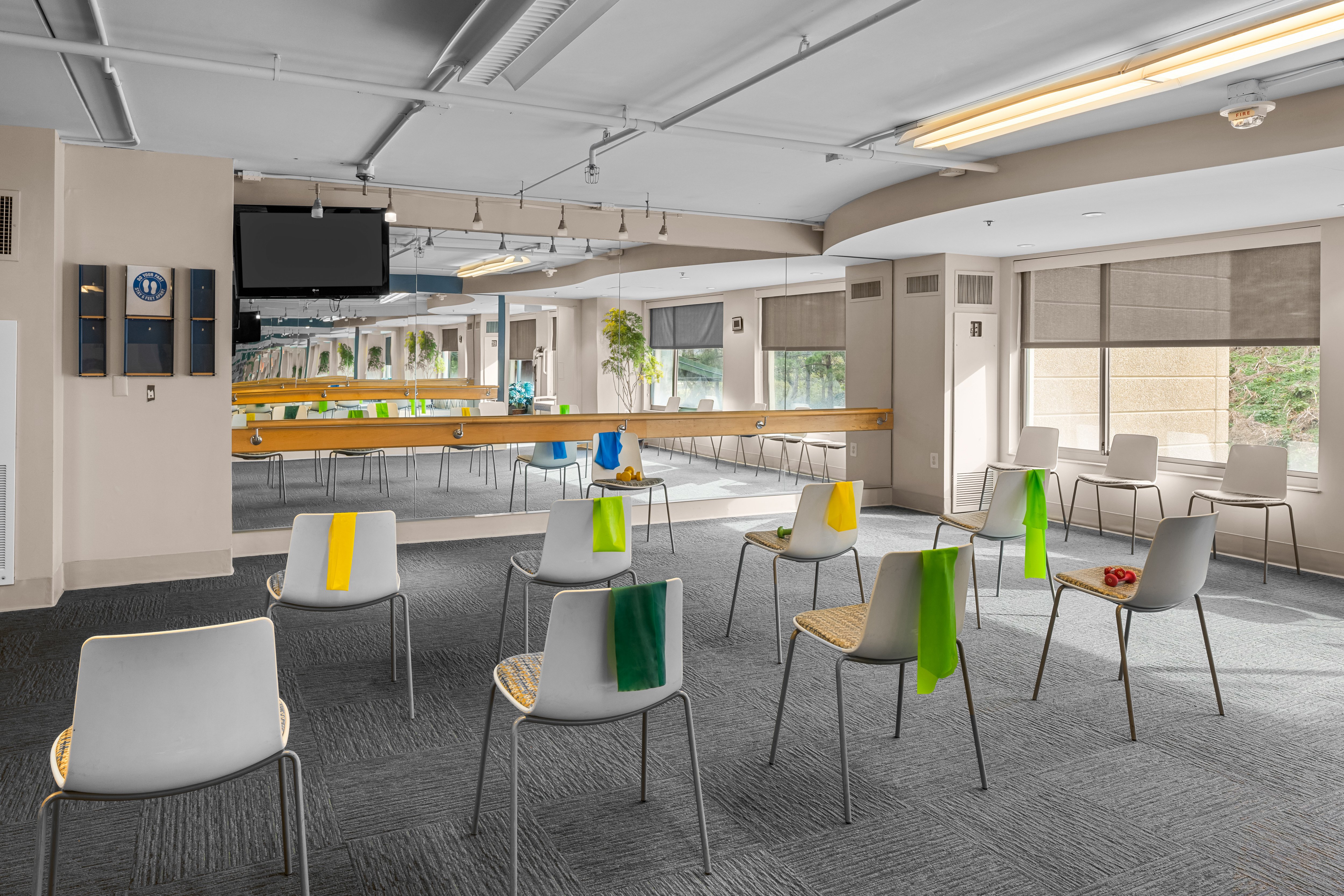 DVCC - 14 a Chevy Chase-Fitness Studio_IL