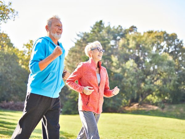 Why Active Adults Choose Independent Living Over Staying Home